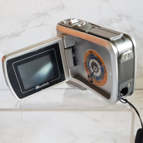 Digital Video Camera - Picture 9 of 12